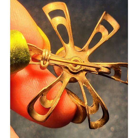 VINTAGE Costume Jewelry PIN BROOCH  Clear Glass Center Silvertone FLOWER - Picture 4 of 7